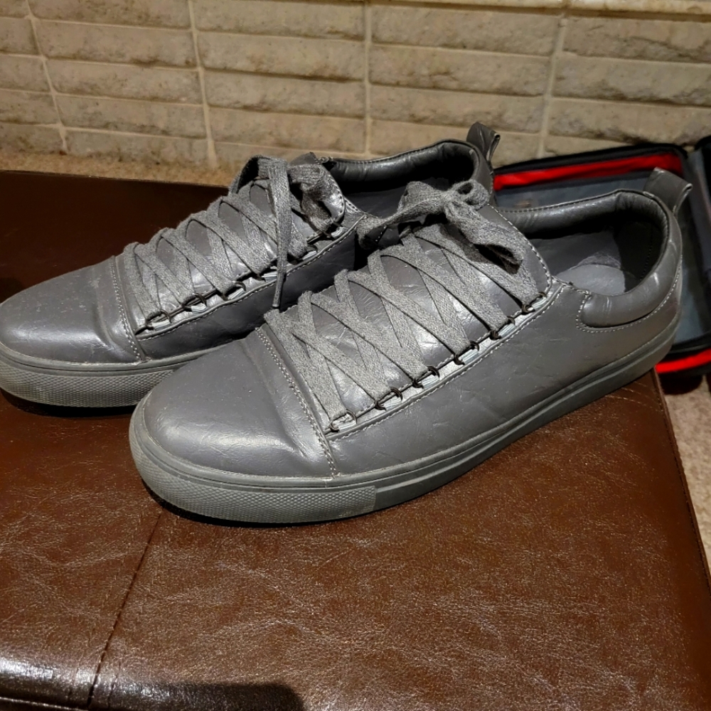 Gray casual sneakers